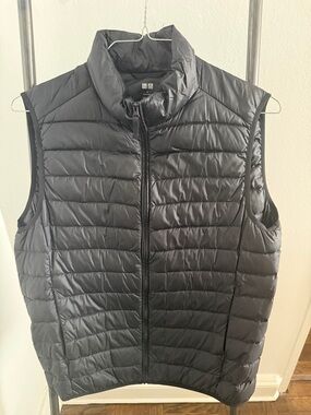 Uniqlo Men's Quilted Packable Puffer Vest - Black